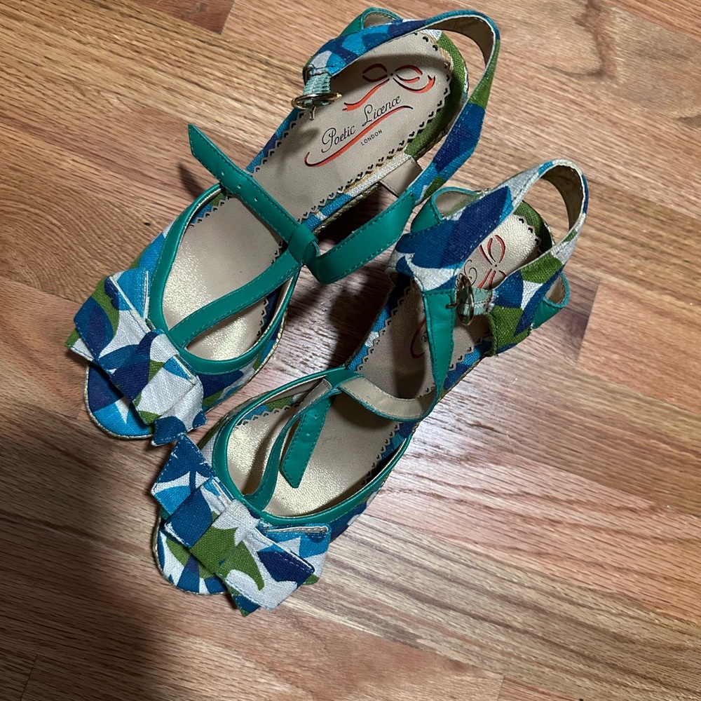 Poetic license heels in 38.5